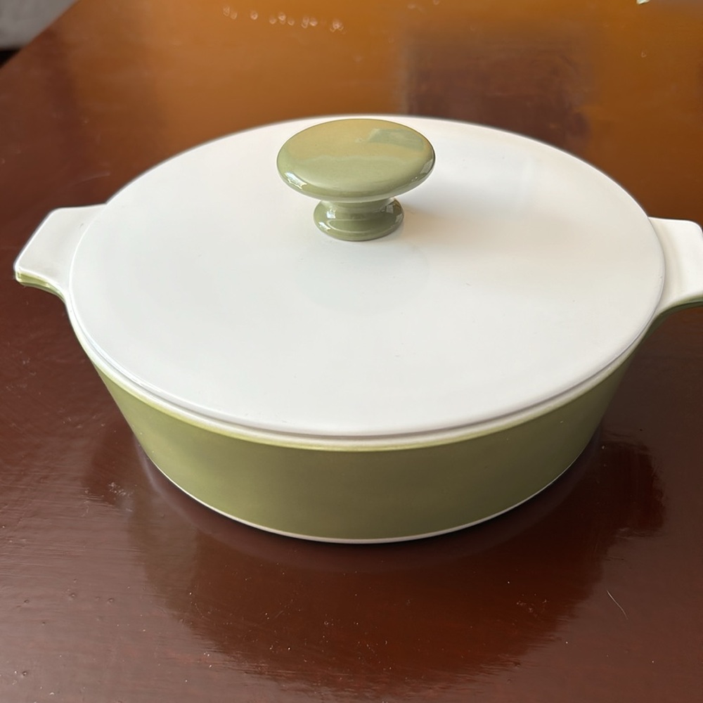 Corningware vintage casserole dish 1 quart avocado green with lid